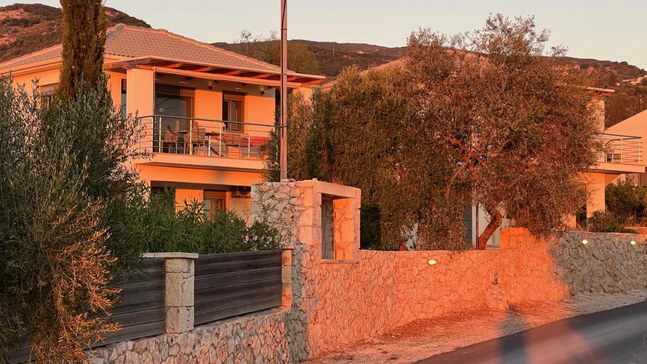 Luxurious Villa At A Unique Spot Agios Nikolaos  Bagian luar foto