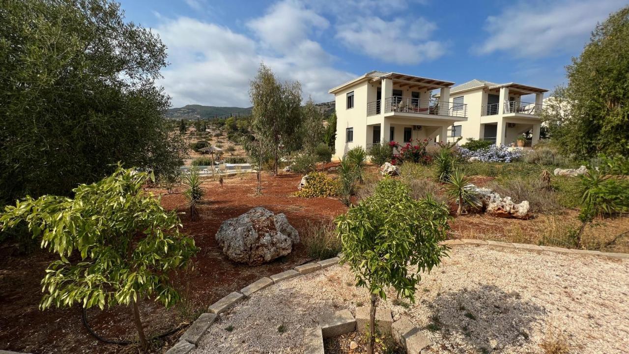 Luxurious Villa At A Unique Spot Agios Nikolaos  Bagian luar foto