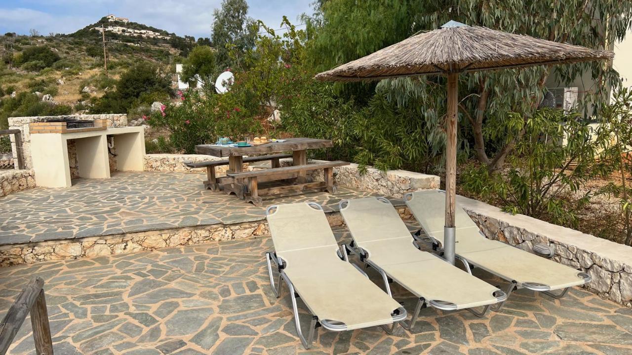 Luxurious Villa At A Unique Spot Agios Nikolaos  Bagian luar foto