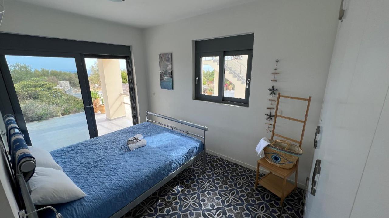 Luxurious Villa At A Unique Spot Agios Nikolaos  Bagian luar foto